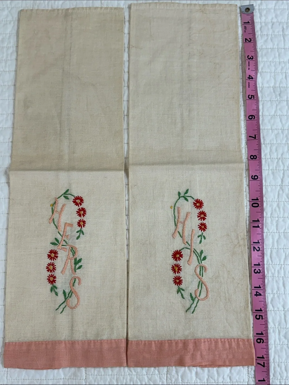 Rare 1940s Hand Embroidered “HERS” Linen Guest Towels Vanity Set Fingertip
